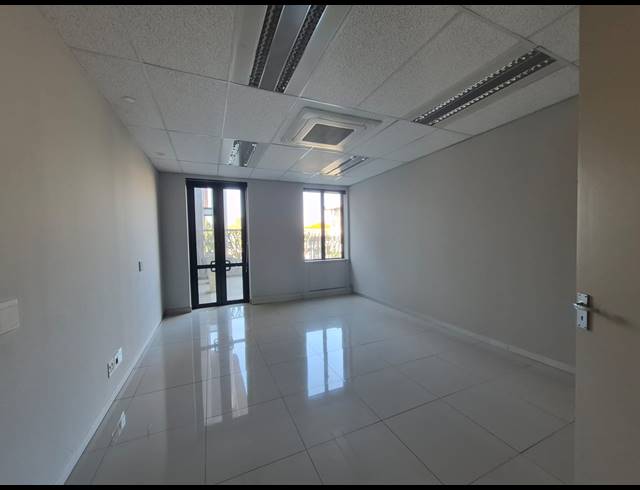 555M² OFFICE TO LET IN SANDTON CENTRAL